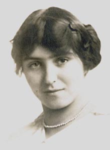 Louise Poltevecque, Circa 1918